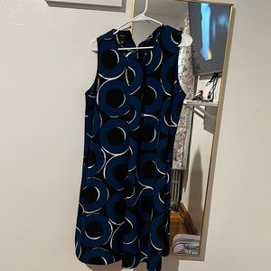 Brand: alfani women, size: 16w color : blue, black and white